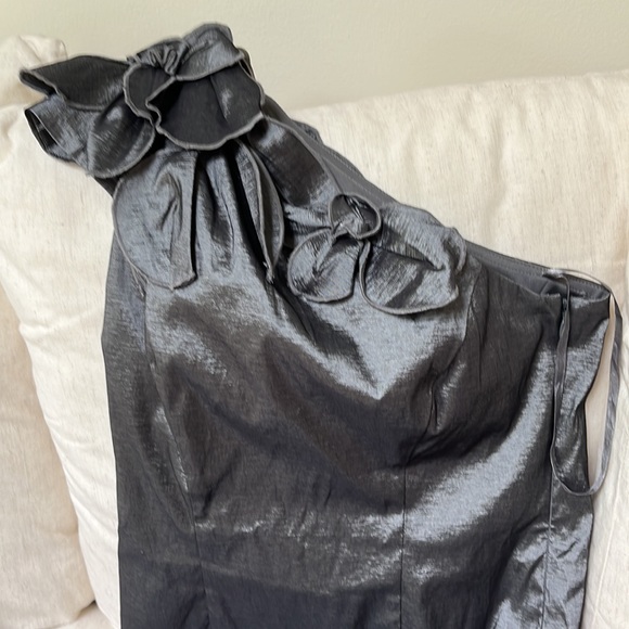 Gorgeous Silver One Shoulder Dress Size 4p - Picture 4 of 5